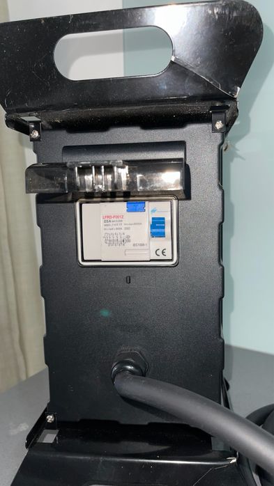 Pimenteiro duas tomadas IEC + 4 tomadas trifásicas