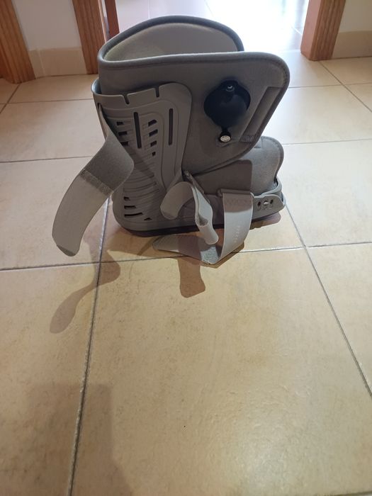 Bota ortopédica com capa