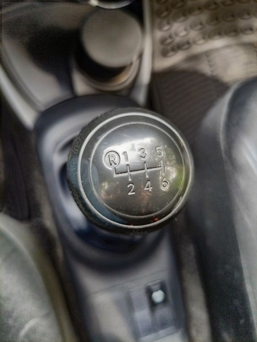 Toyota Yaris II 2010r 1.4 D4D 90KM