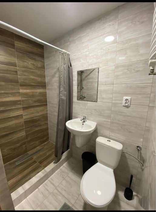 Noclegi / Pokoje z łazienką dla Firm i Osób  Prywatnych