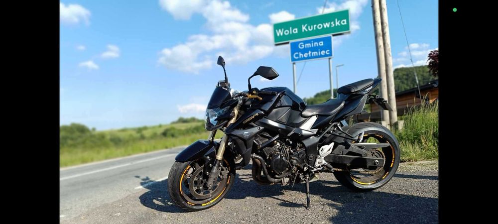 Suzuki GSR 750 Kat. A2