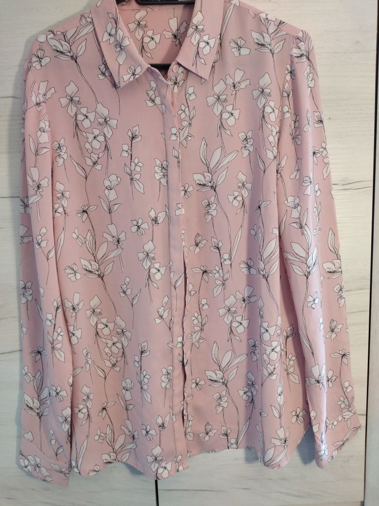Różowa koszula w kwiaty 40
