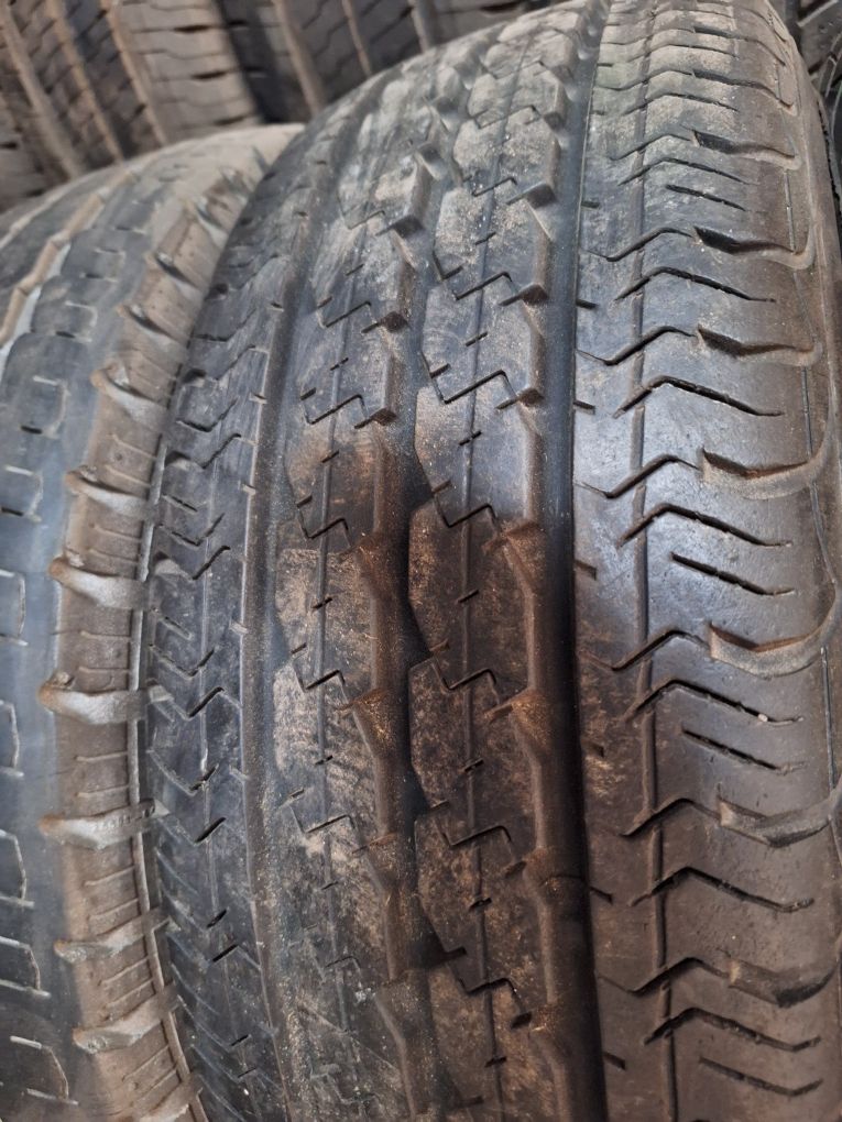 Продам шини 215 70 15с Pirelli,в стані нових
