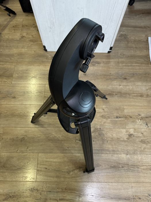 Монтировка телескопа зі штативом