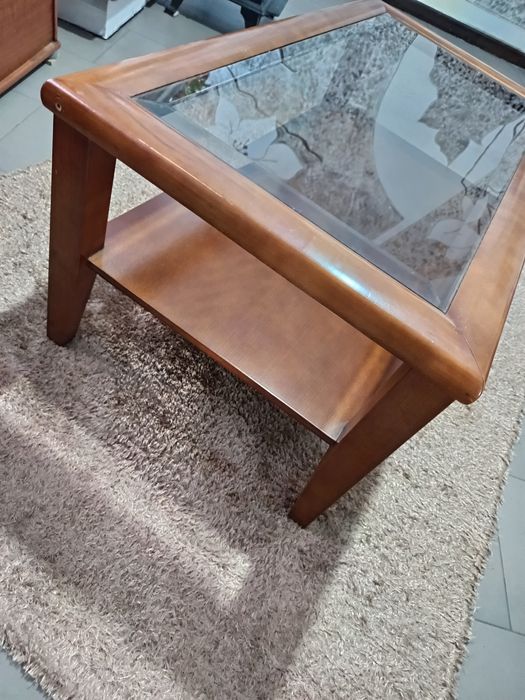 mesa pequena  de sentor de sala