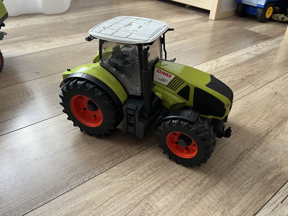 Bruder traktor claas