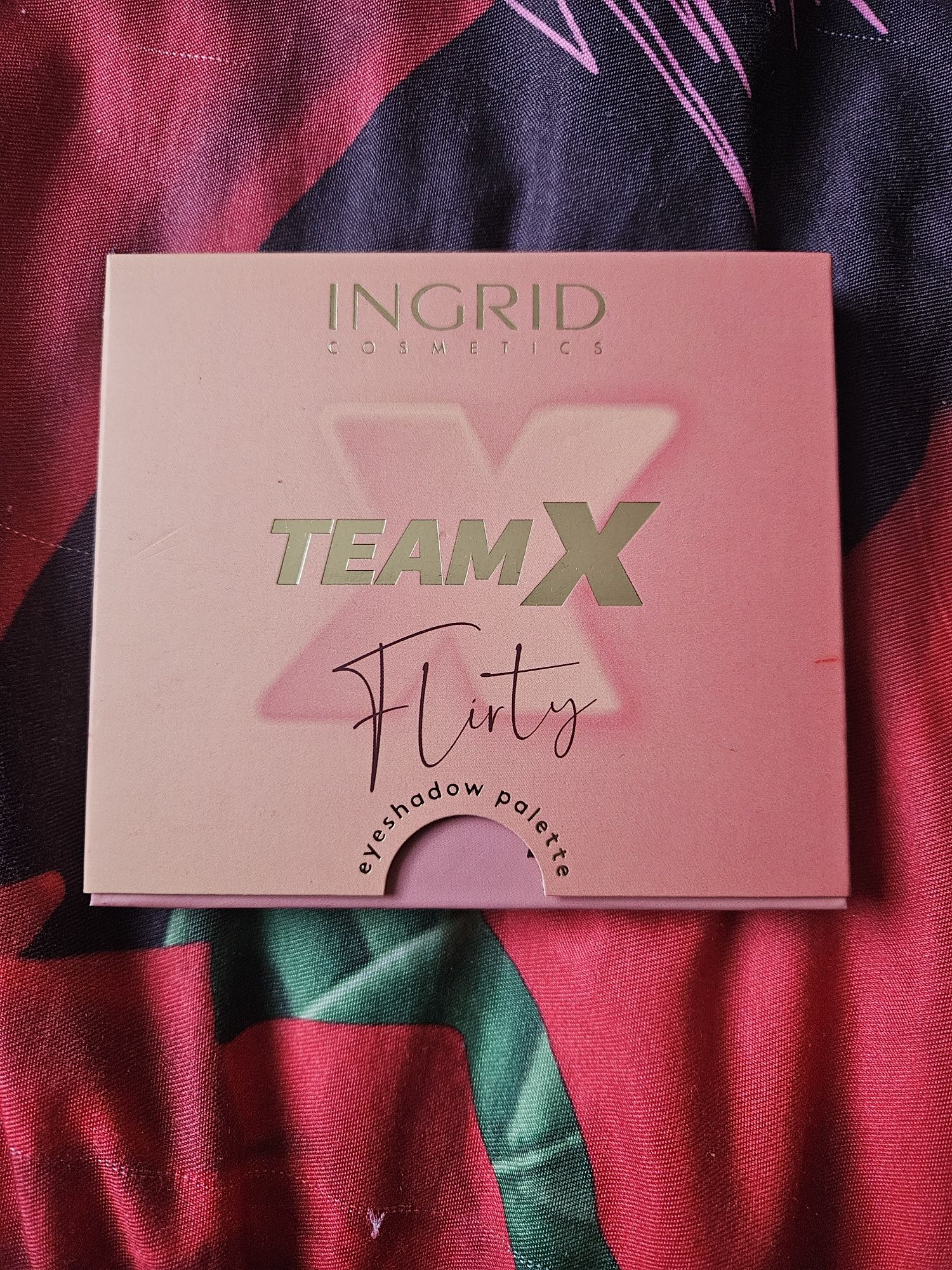 Ingrid x TeamX Flirt paleta do makijażu