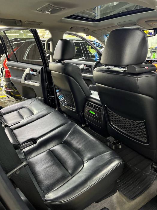 Тойота крузак 200 майже новий, можливий обмін на нерухомість в центрі