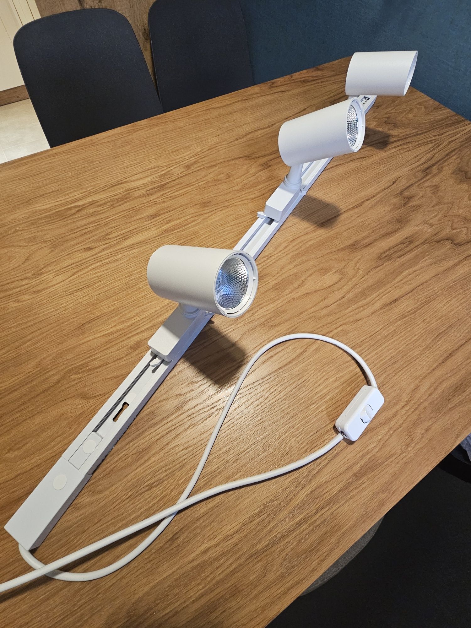 Lampa listwa 3 regulowane reflektory 100cm.