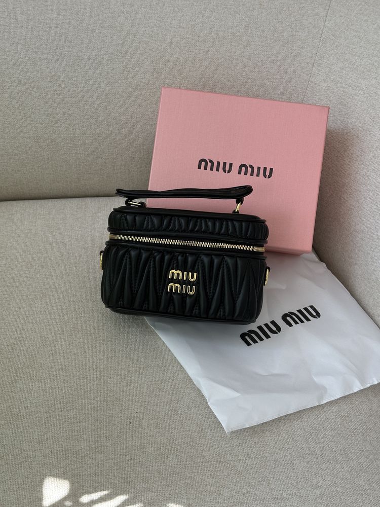 Torebka Miu Miu matelasse vanity black