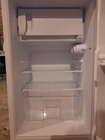 Продам маленький холодильник Telefunken привезений з Німеччини