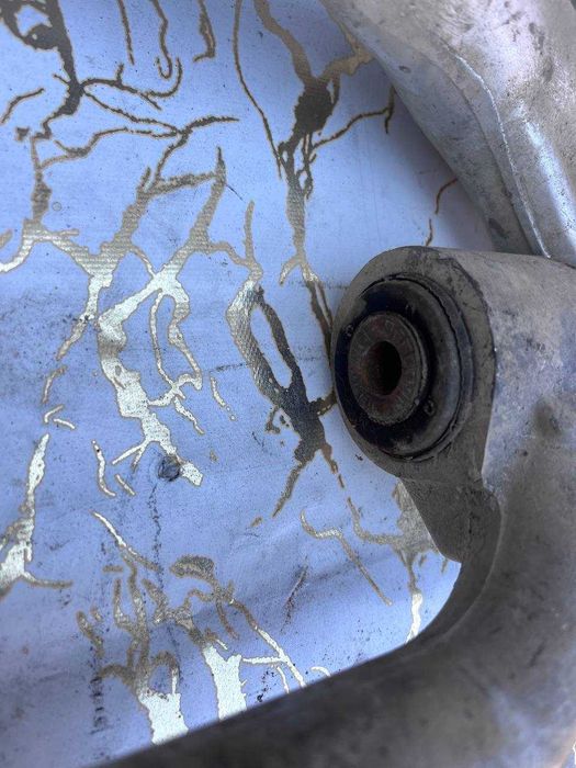 Ходова частина на Mercedes W163 ML270 (ричаг, ступиця, шарова)