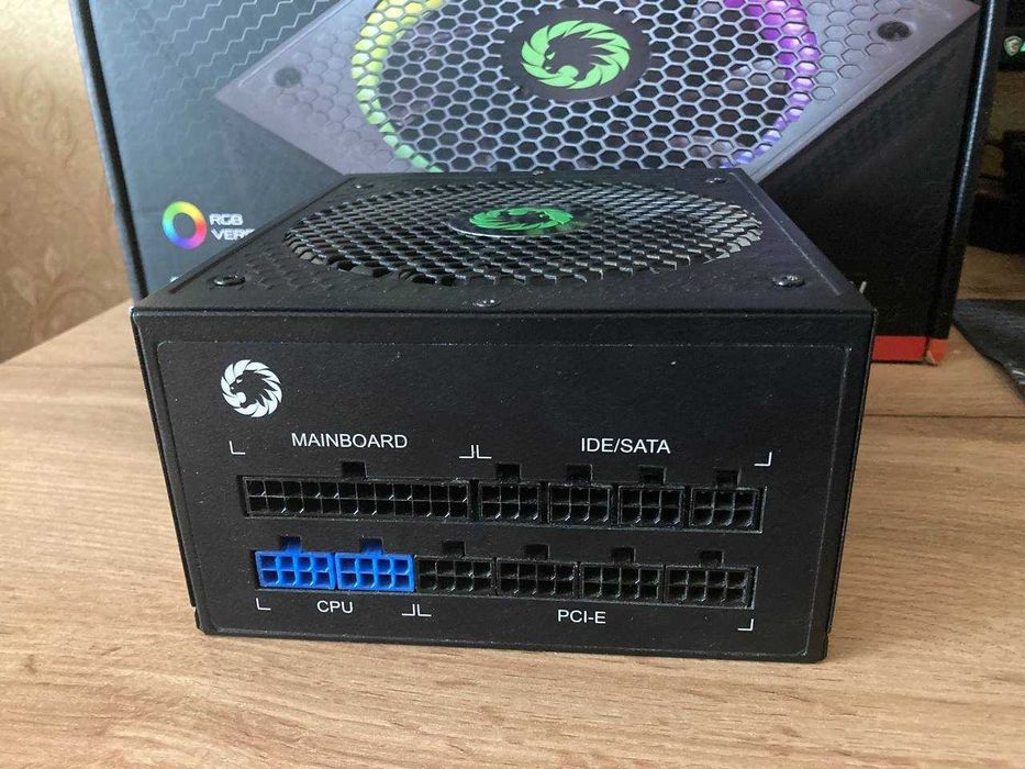 Блок живлення GAMEMAX 750W RGB