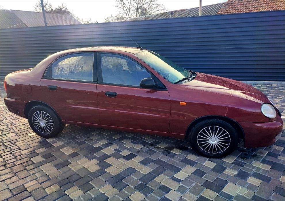 Продам Ланос SE комплектации.