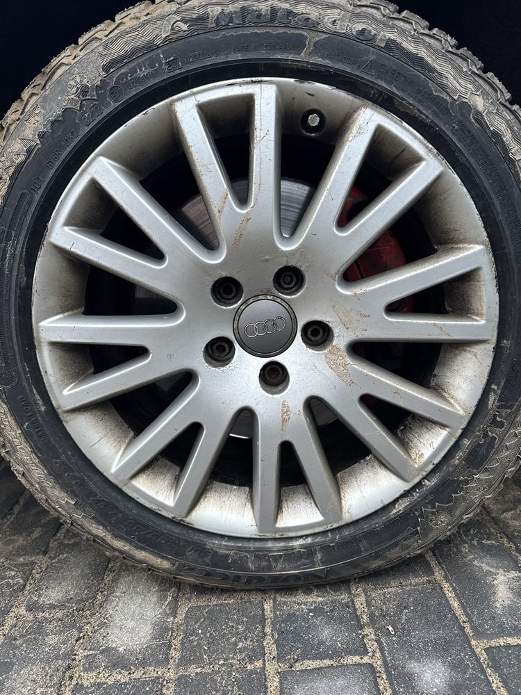 5 Felg r17 z oponami zimowymi A6