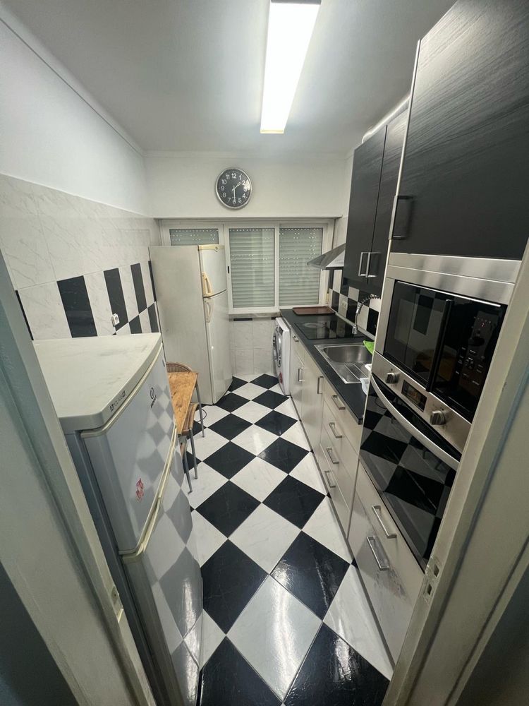Quarto para homens (compartilhado) em Cascais Disponível Agora