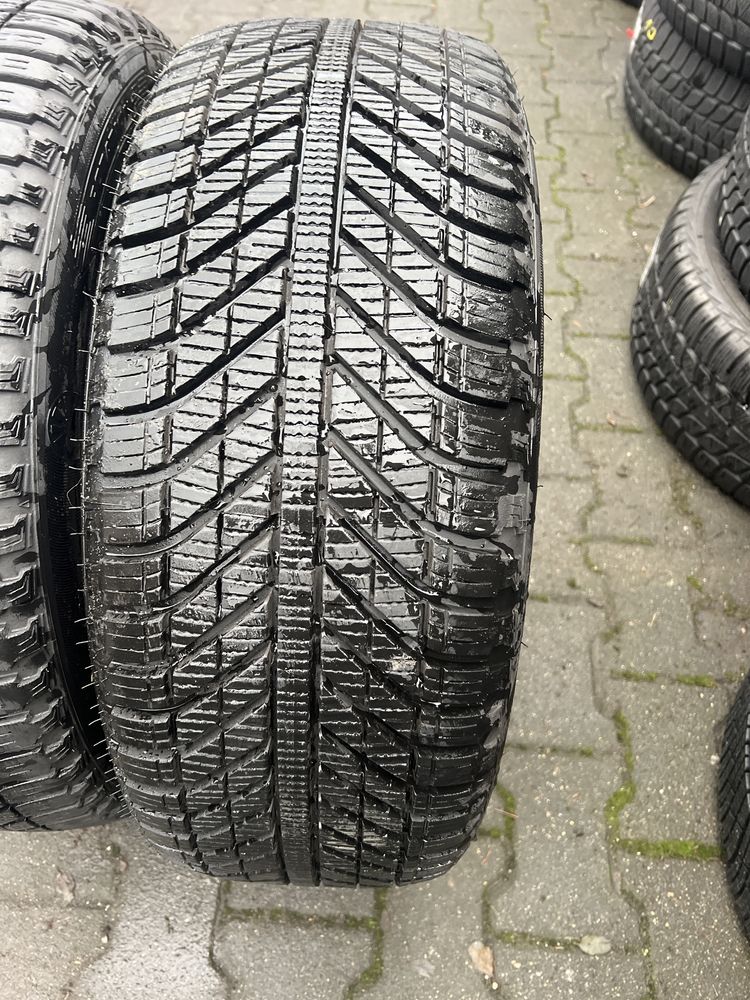 Opony Goodyear Vector 235/55/17 para jak nowe