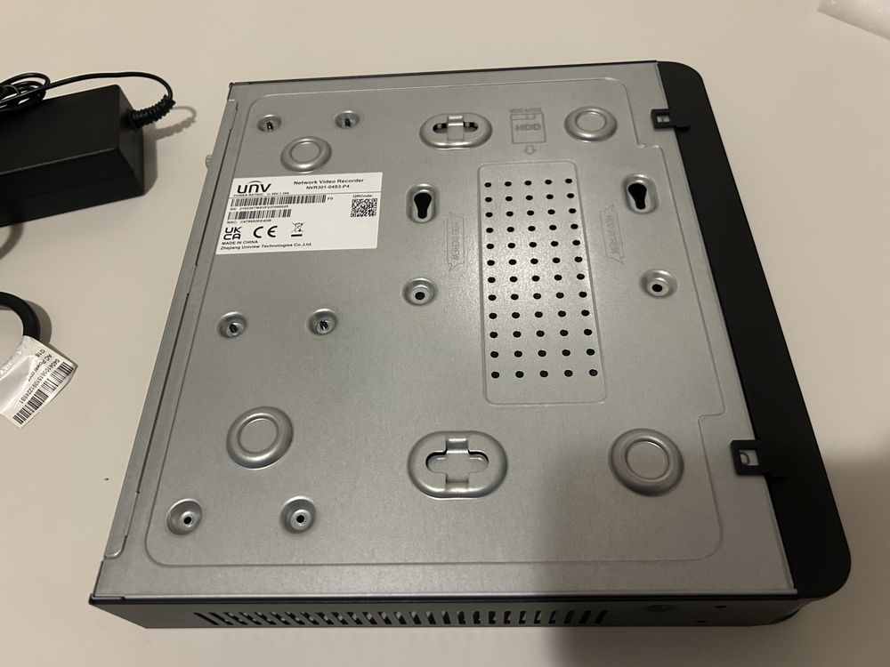 Rejestrator sieciowy UNV 4-kanałowy NVR301-04S3-P4 UNIVIEW
