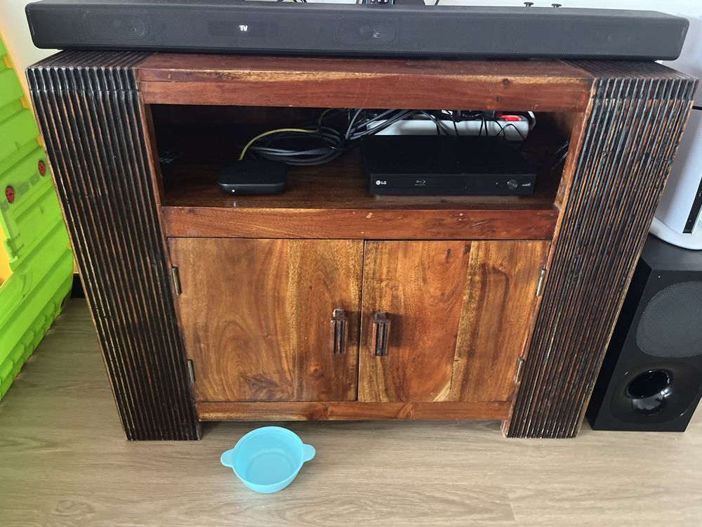Conjunto de moveis em pau preto