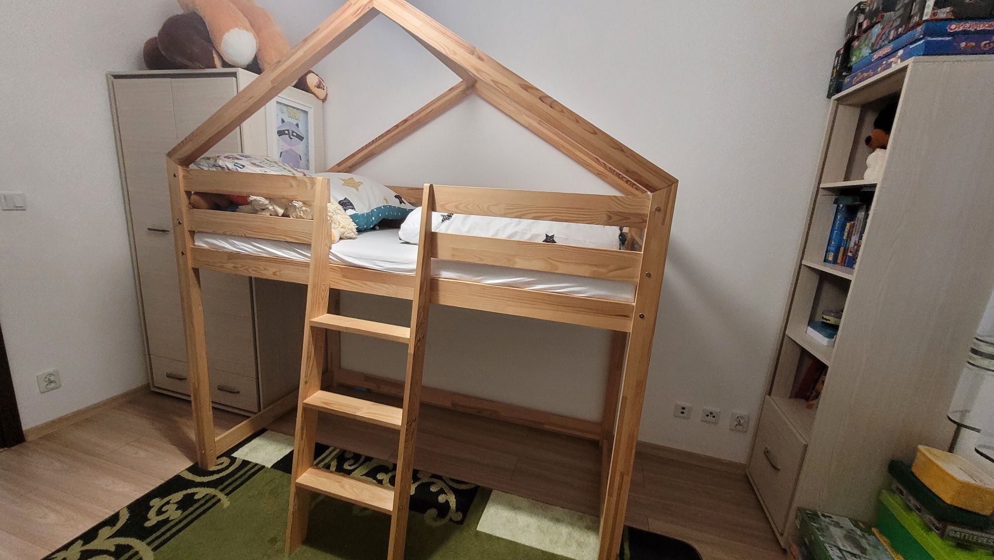Łóżko piętrowe dziecięce domek