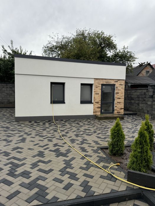 Продаж будинку в місті