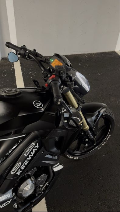 Keeway RKF 125 preta