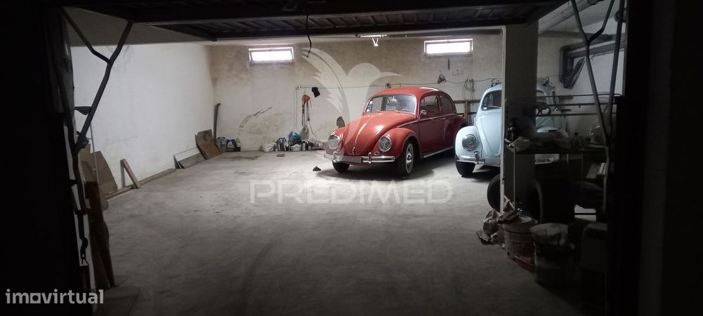 Garagem espaçosa no centro de Beja – 80 m²