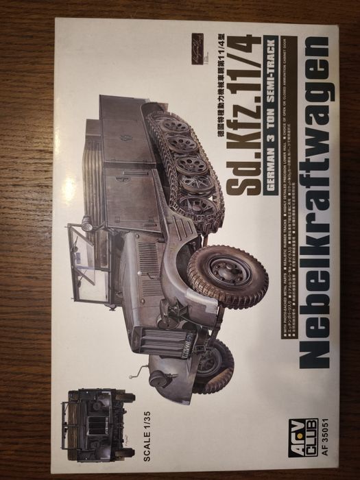 Model do sklejania AFV Club 35S36 Sd. Kfz 11/4 3 Ton Semi-Track Nebelk