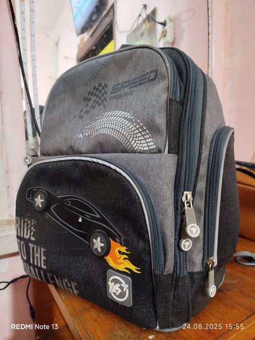 Новий рюкзак ні разу не ношений з ортопедичною спинкою
