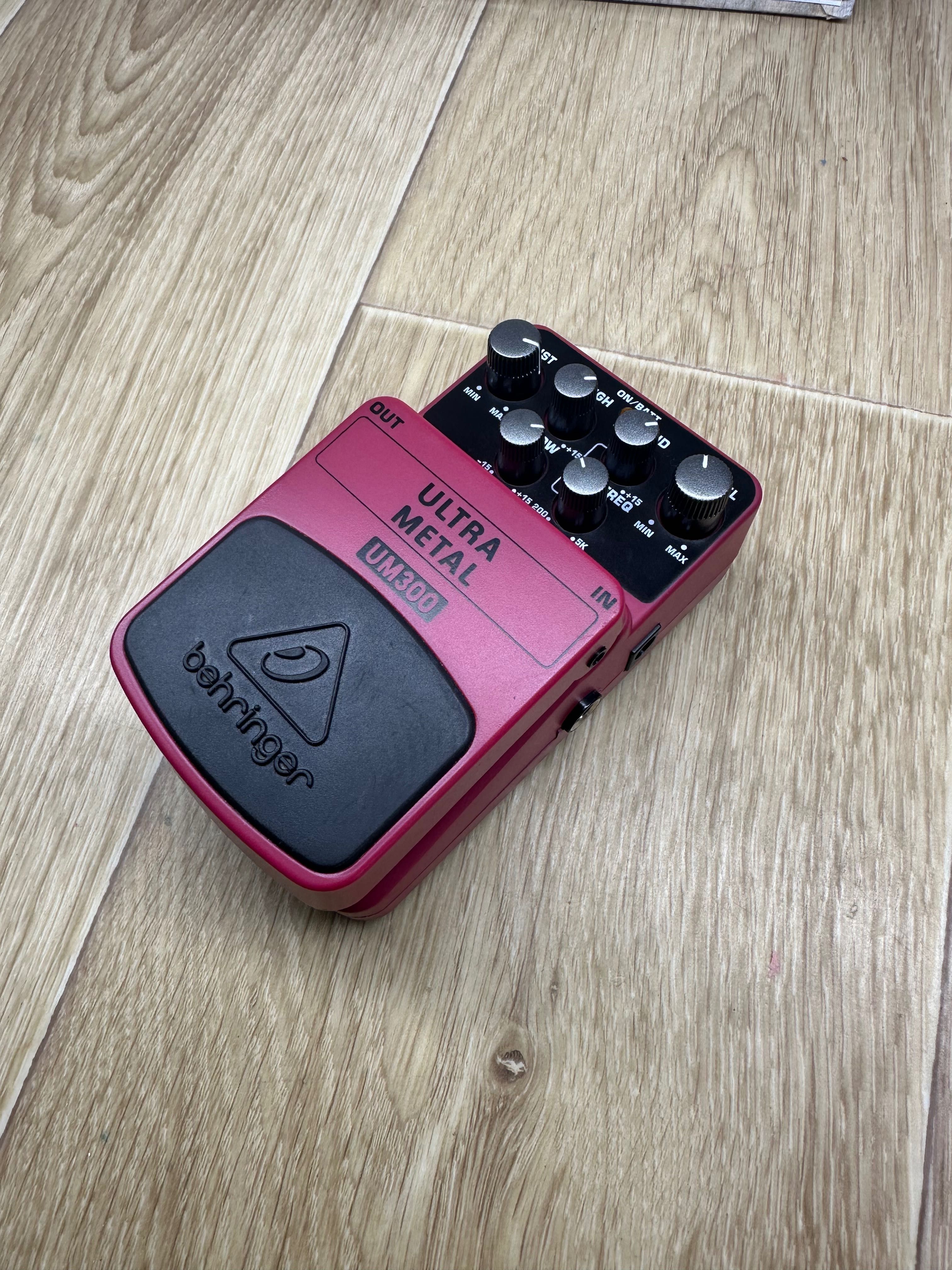 Гітарна педаль Behringer UM300