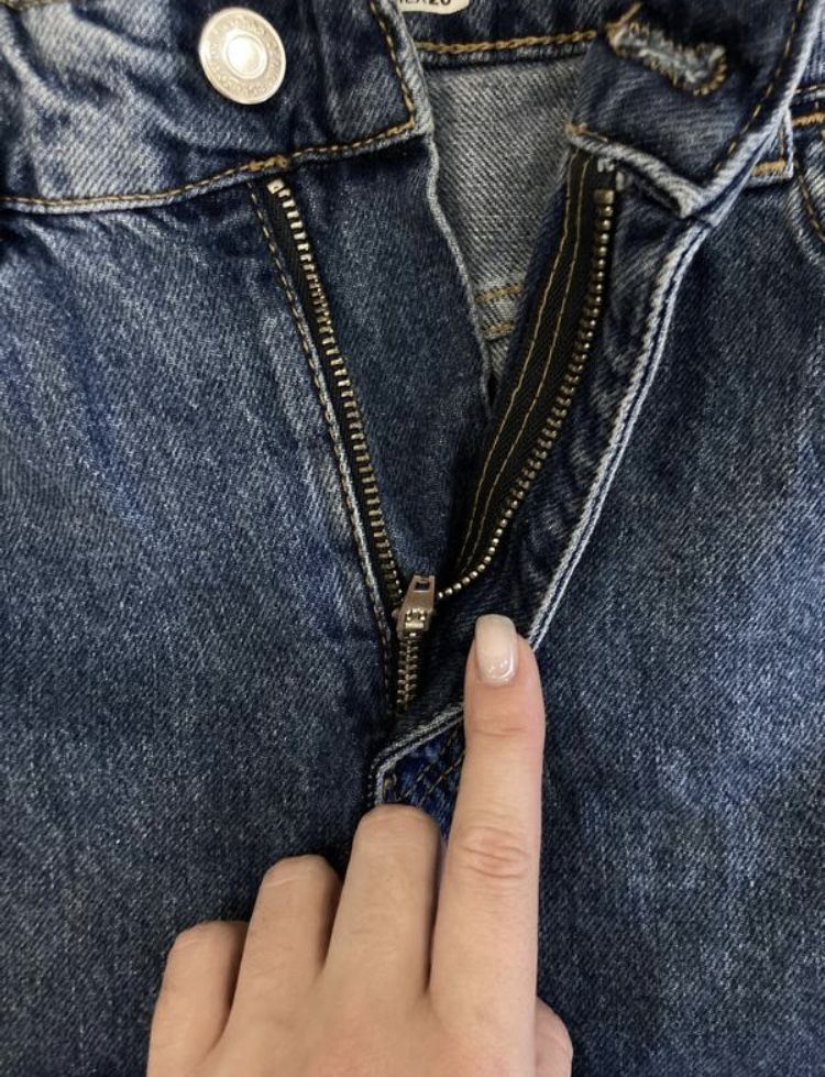 Асиметрична джинсова спідниця