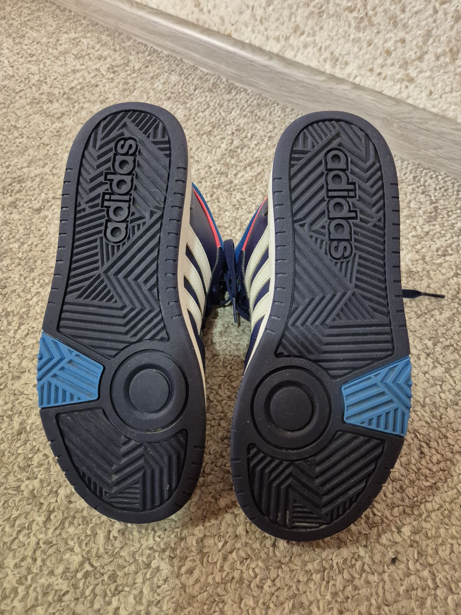 Кросівки на осінь оригінал adidas 38 розмір 24см