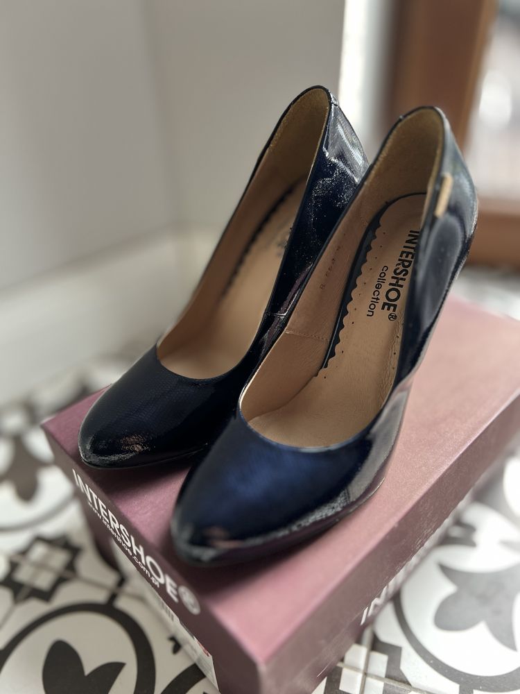 Buty damskie na obcasie Intershoe granatowe rozmiar 39 skóra naturalna