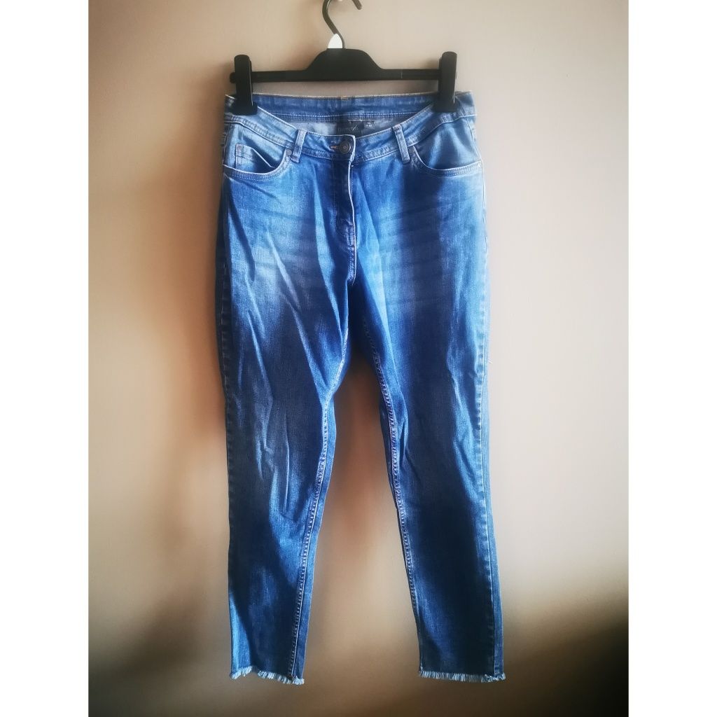 Spodnie jeansy 38