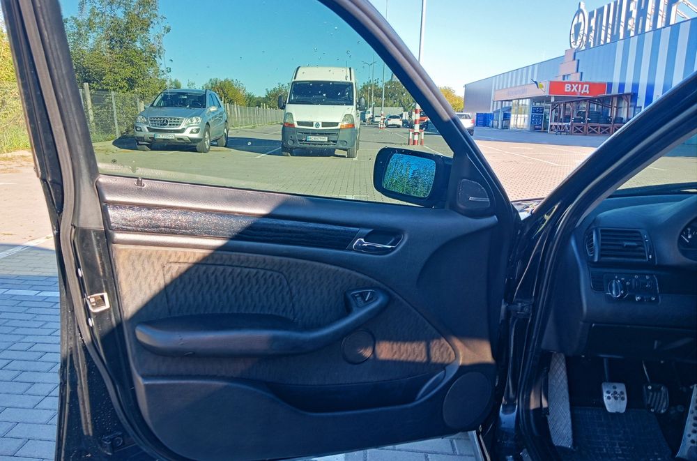 Продам BMW 320i 2.0л