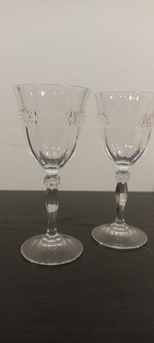 12 copos Cristal D'Arques , estado novos 
Entre 35 a 40 anos
Preço dos