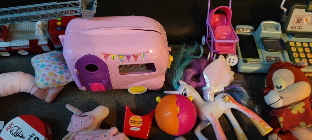 Ogromny zestaw zabawek, lalki, klocki, kuchnia, auto, ciastolina