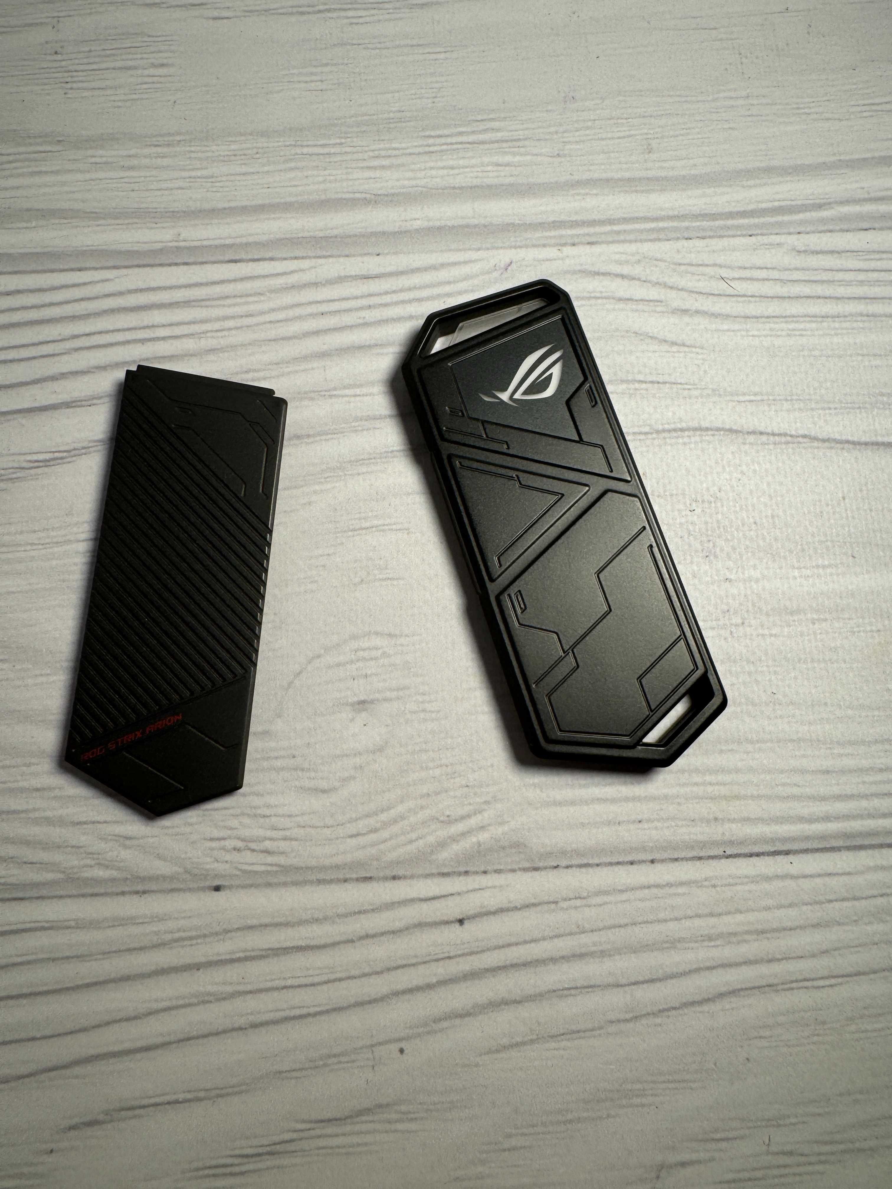 Зовнішня кишеня Asus ROG Arion для M.2 (обмен/продажа) Внешний карман