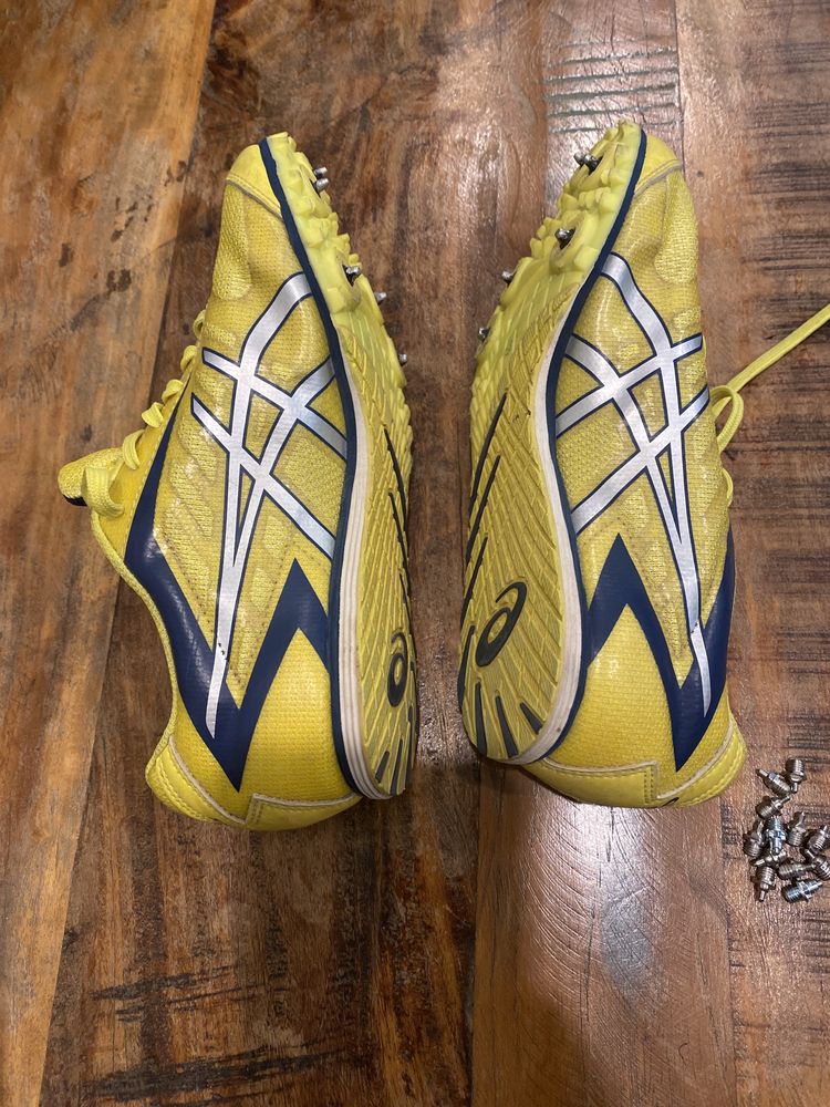 buty do biegania, Asics, kolce, stan bardzo dobry