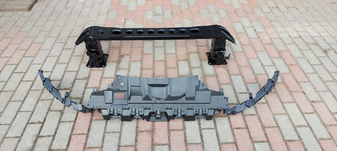 Ford Focus Mk3 lift 14-18 wzmocnienie czołowe nakładka pas przedni