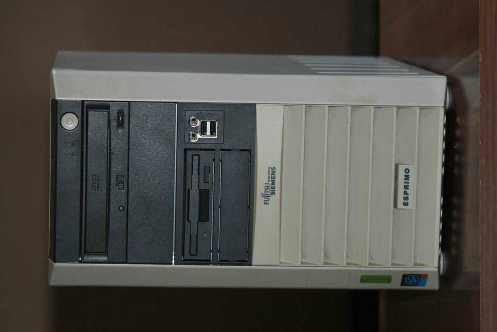 Komputer z płytą  serii P5  Asus  i  procesorem Quad