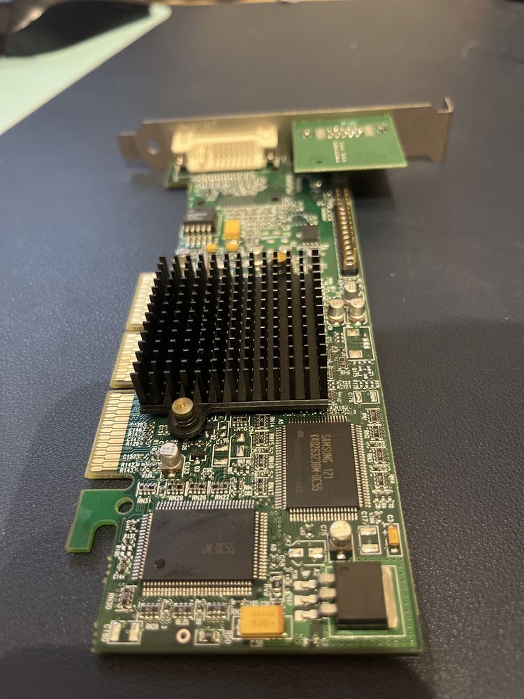 Karta graficzna  Retro PC AGP Matrox G550 DVI VGA 32MB
