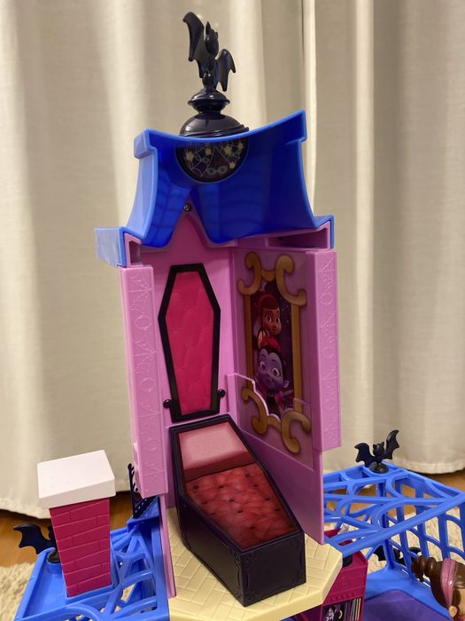 Castelo, casa, Pensão Pavor da Vampirina com todos os acessórios