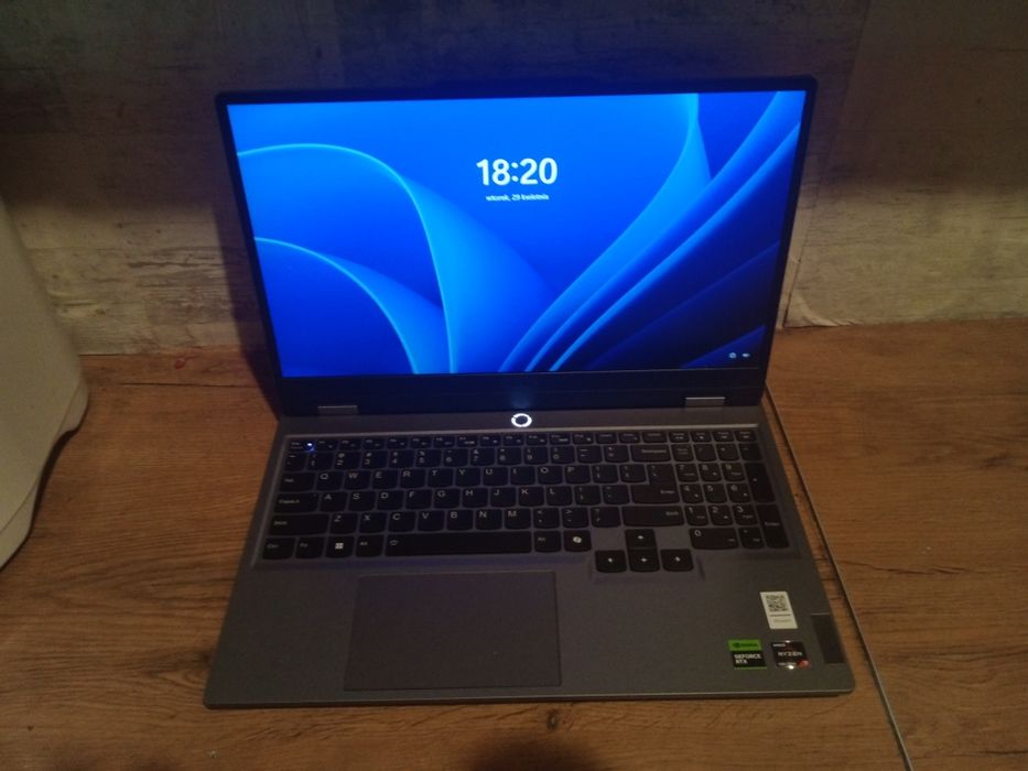 Sprzedam laptopa nowy
