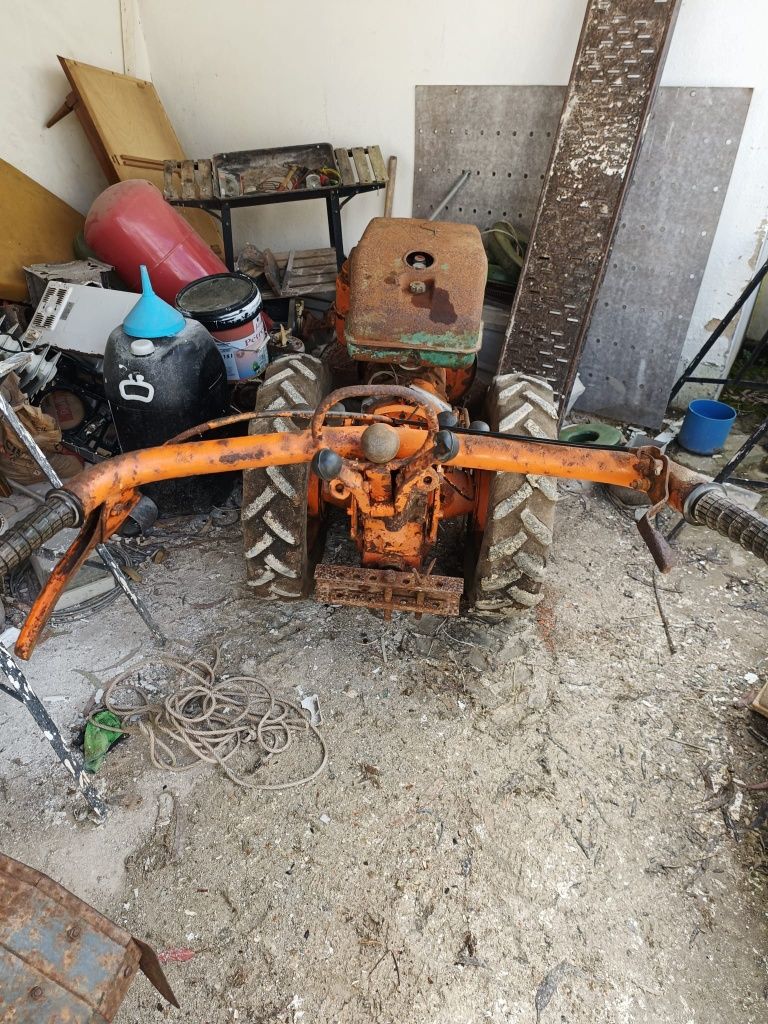 Vendo trator pascoale 906