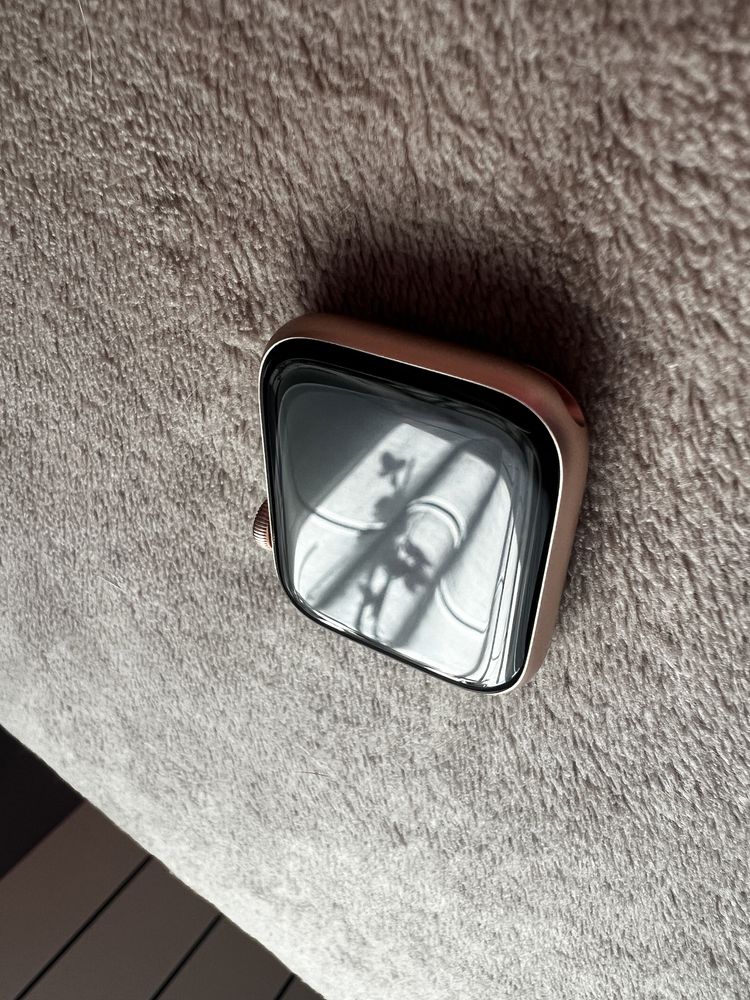 Apple watch SE gold aluminium 44mm