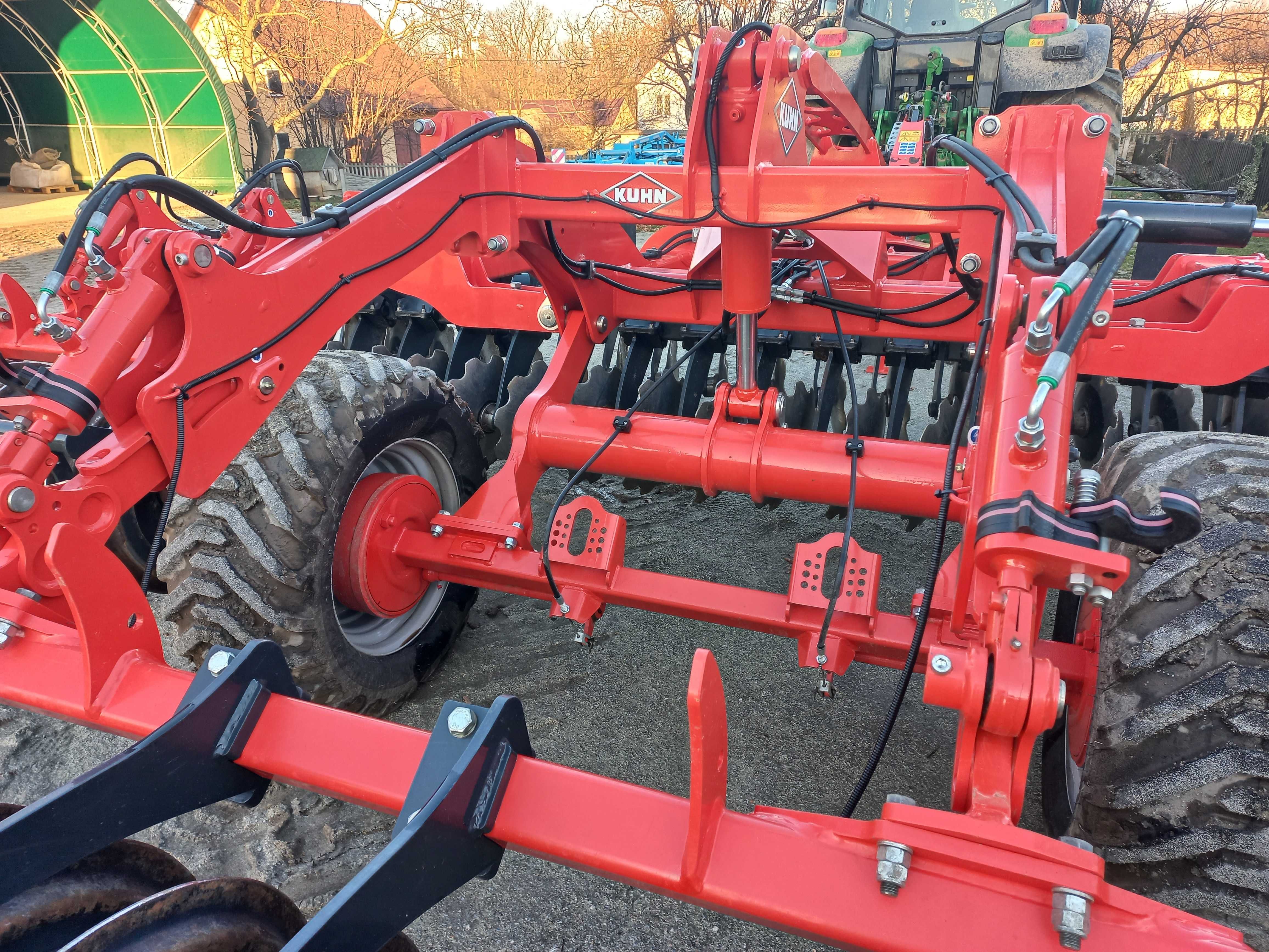 Brona talerzowa, agregat  Kuhn Optimer 5003+ 5m