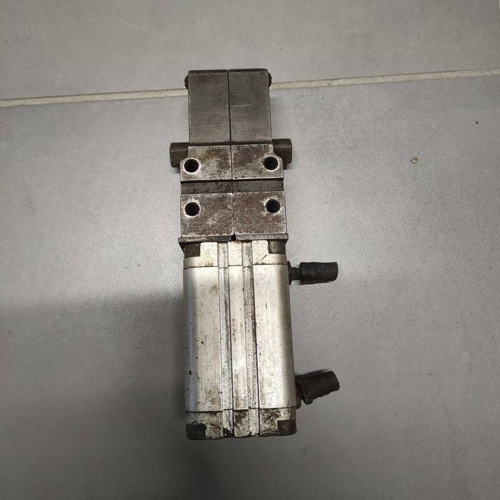 Siłownik pneumatyczny obrotowy 90 stopni, Festo, zasuwa, klapa, zawór