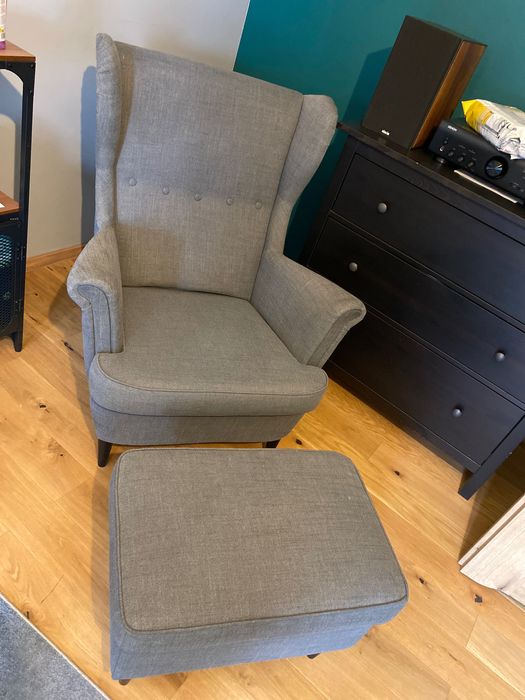 Fotel uszak ikea z podnóżkiem