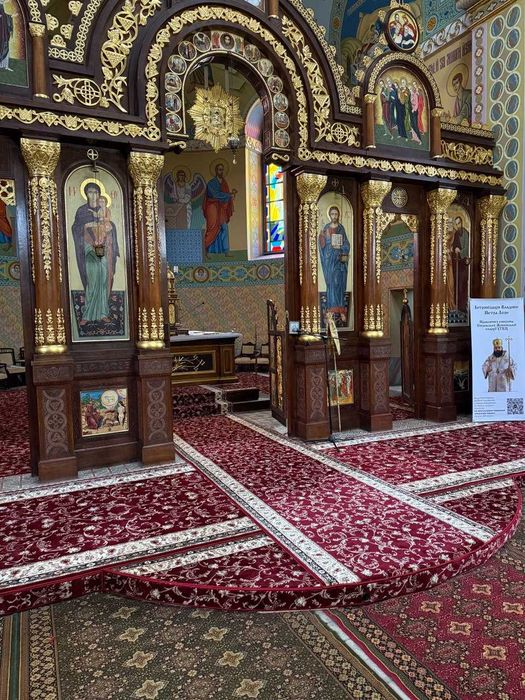 Укладання лінолеуму,ковроліну,виїзд на заміри об'єкту із зразками.